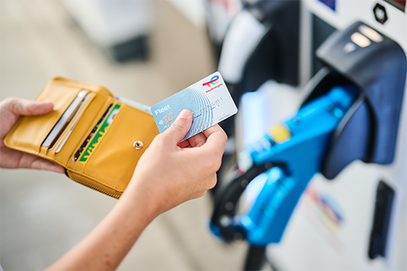 Paying for charging with a Fleet card
